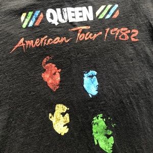 Tour T shirt Queen size Large